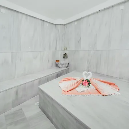 Atilius Modern One-bedroom Caesar & Spa, Long Apartment Perivolia tou Trikomou