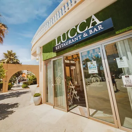 Modern One Bedroom In Caesar & Spa, Long Apartment