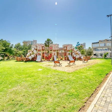 Atilius Modern One-bedroom Caesar & Spa, Long Apartment Perivolia tou Trikomou