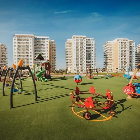 Modern One Bedroom In Caesar & Spa, Long