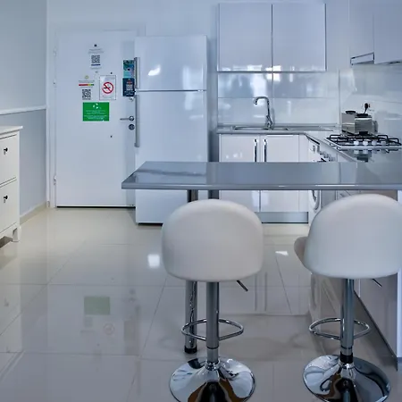 Modern One Bedroom In Caesar & Spa, Long Apartment Perivolia tou Trikomou