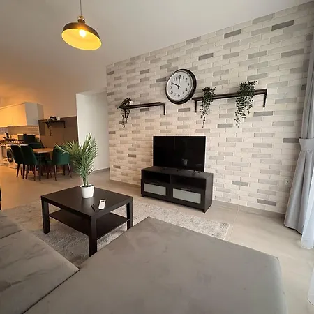 Atilius Modern One-bedroom Caesar & Spa, Long * Perivolia tou Trikomou