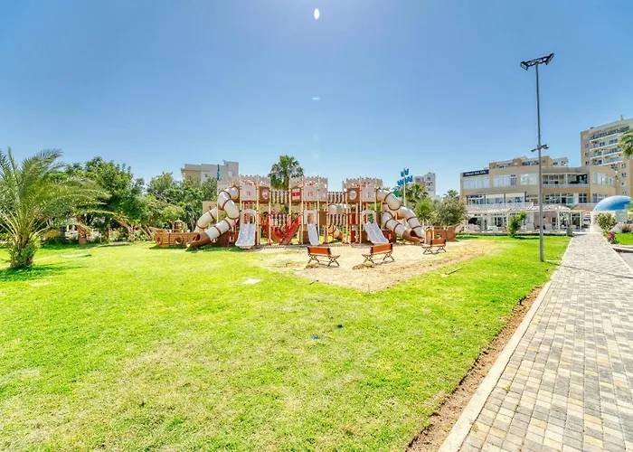 Atilius Modern One-bedroom Caesar & Spa, Long Apartamento Perivolia tou Trikomou